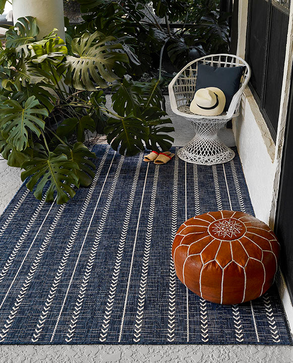 Riviera 6 Navy Chevron Stripe Outdoor Rug