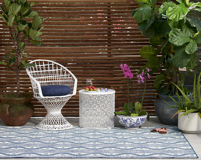Riviera 5 Blue Wavy Outdoor Rug
